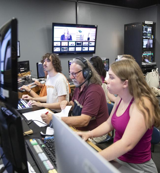 broadcast_ribboncutting_033